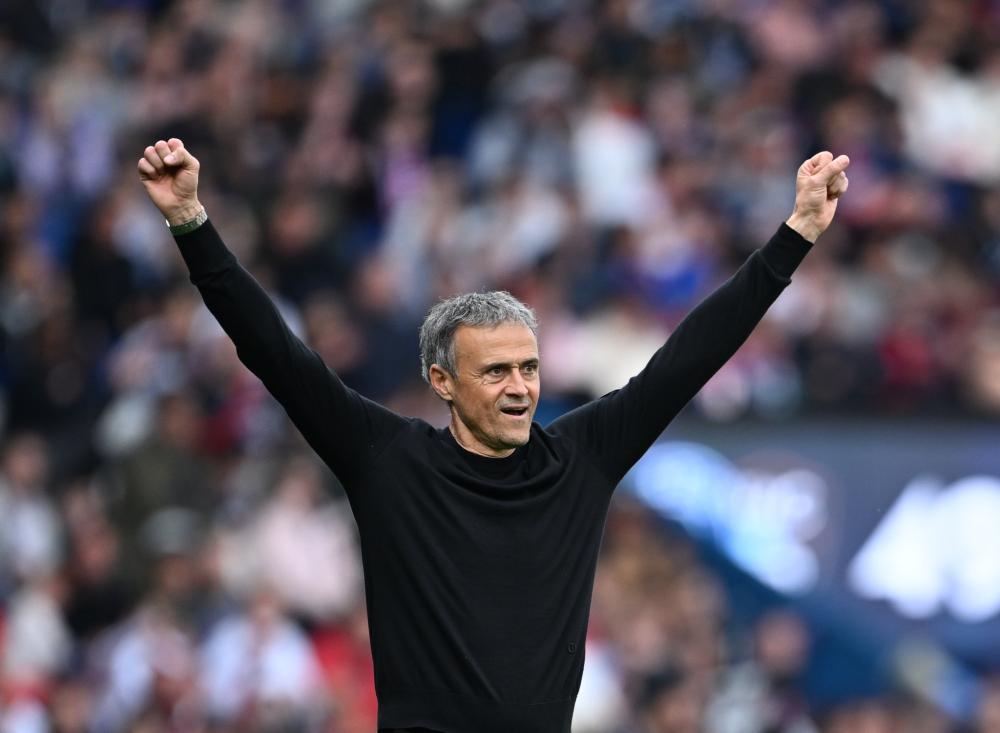 不满判罚？阿什利扬引用穆帅名言：我宁愿不说话，说了会有大麻烦.